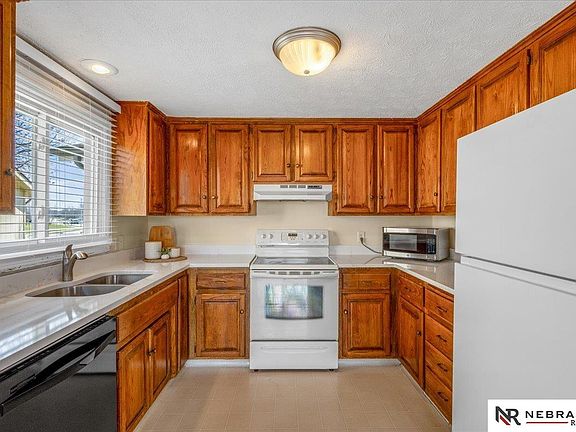 5th image of 15118 Normandy Blvd