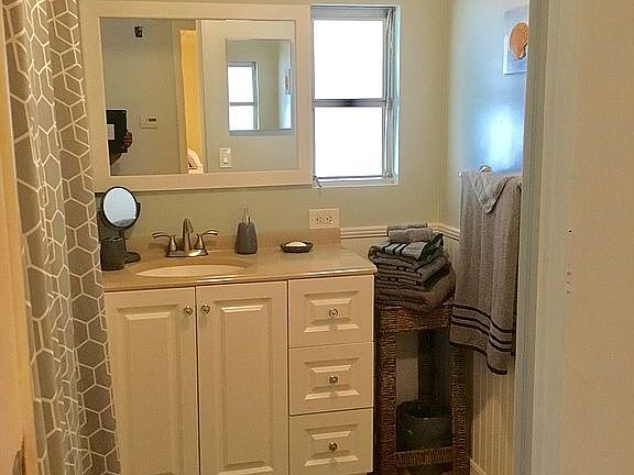 4th image of 104 S Fiji Cir