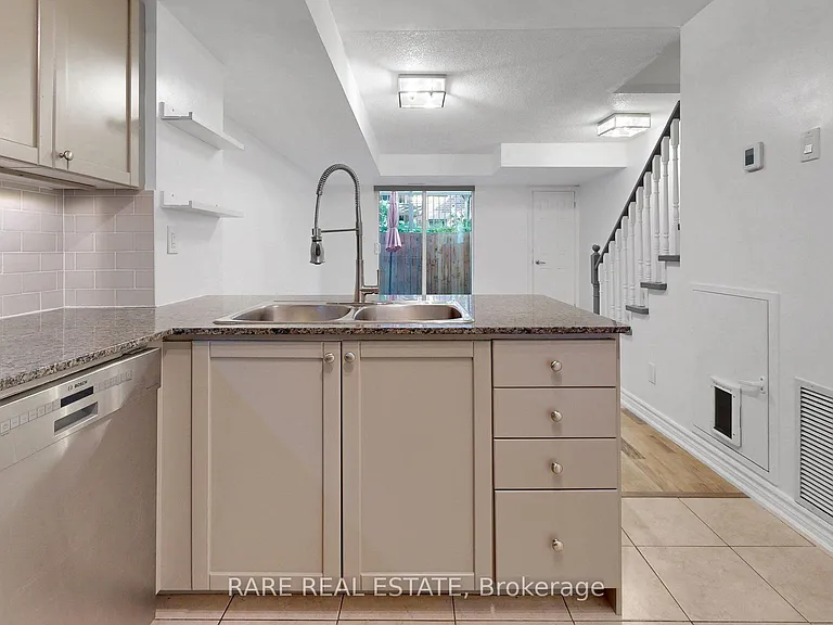 21 Ruttan St #140 — Photo 15
