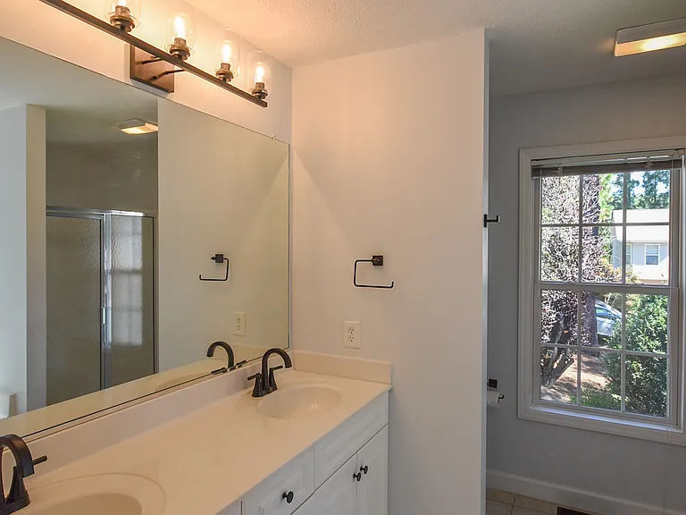 190 Winchester Rd — Photo 15