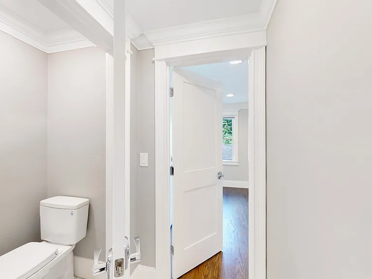 101 Sumner Rd — Photo 41