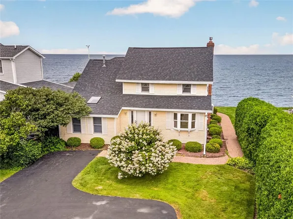 4325 Lake Rd, Williamson, NY 14589