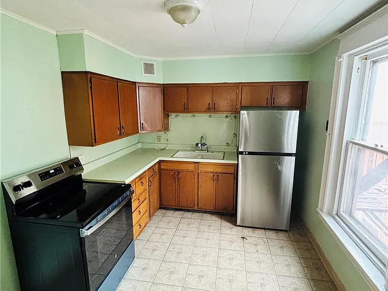 1517 W Turner St — Photo 2