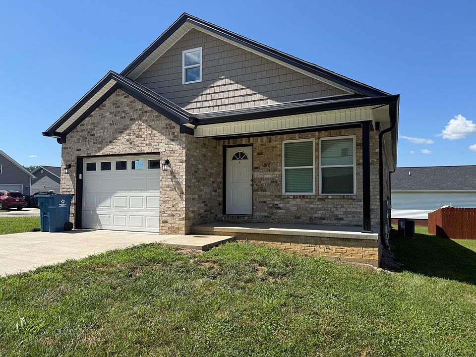 1st image of 272 Pinehurst Way