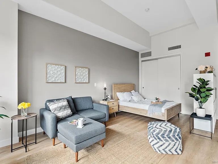 350 W Ash St #1006 — Photo 38