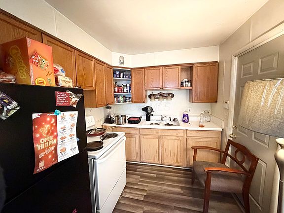 3rd image of 845 S Hampton Rd