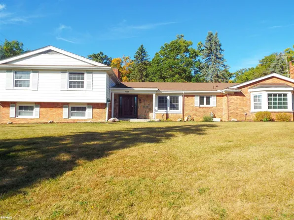 5008 Kings Gate Way, Bloomfield Hills, MI 48302