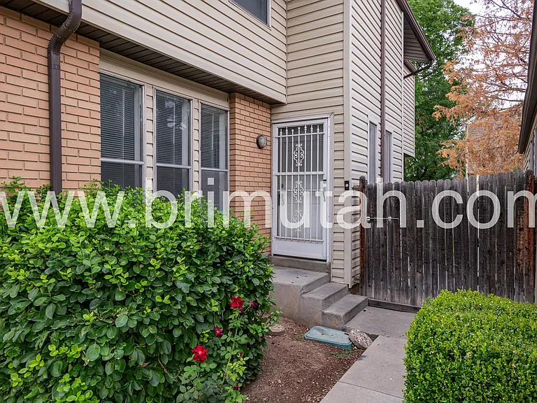 4456 S Albright Dr — Photo 2