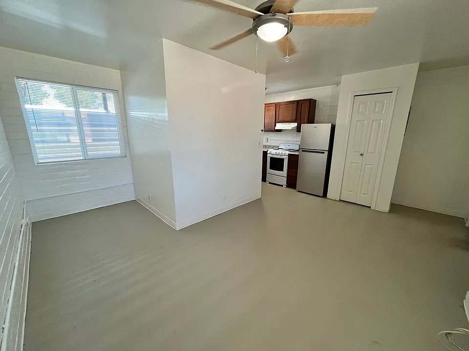1347 E Benson Hwy