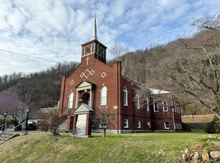 9303 Midland Trl, Glen Ferris, WV 25090