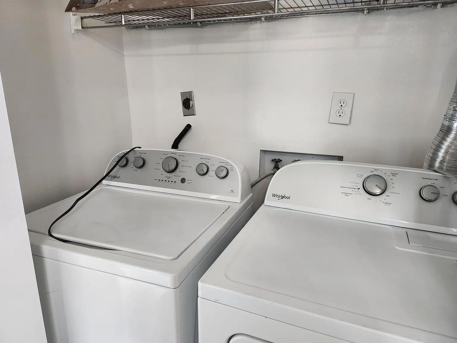 2 bed, 1.5 bath, 1093 sqft, $1,400 — Photo 3