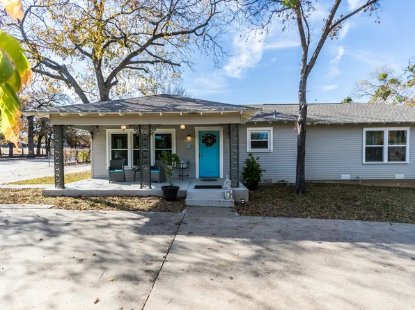 526 Ball St, Grapevine, TX 76051