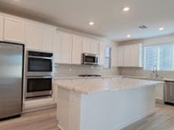 5th image of 12348 Harbor Isle Ave