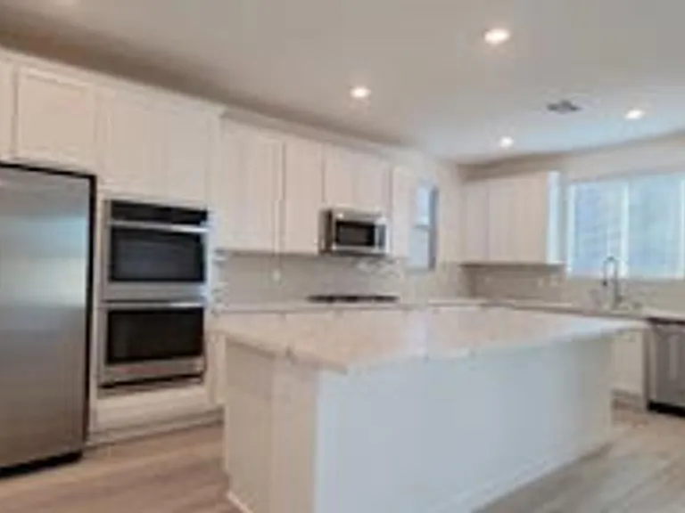 12348 Harbor Isle Ave — Photo 5