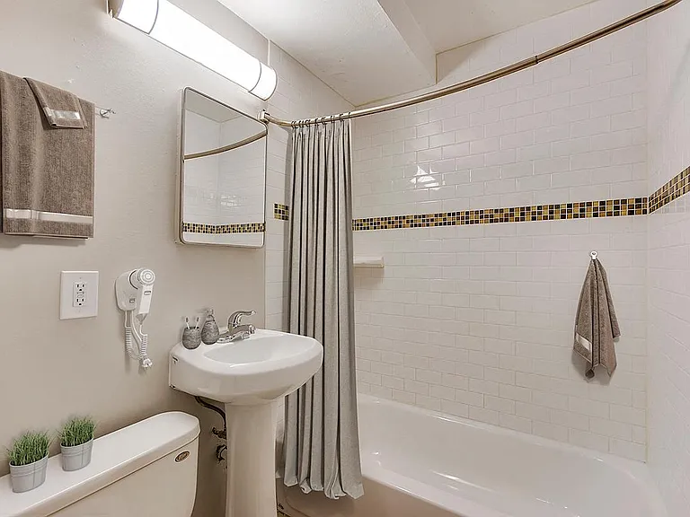 1362 Saint Paul St — Photo 14