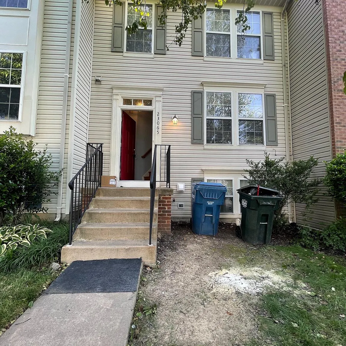 4 bed, 3.5 bath, 1640 sqft, $2,900 — Photo 1