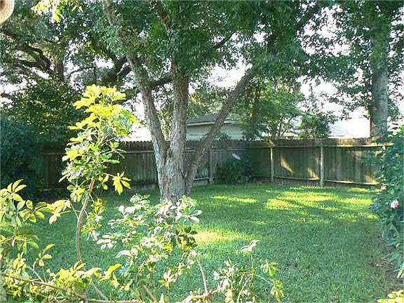 3rd image of 12215 Green Glade Dr