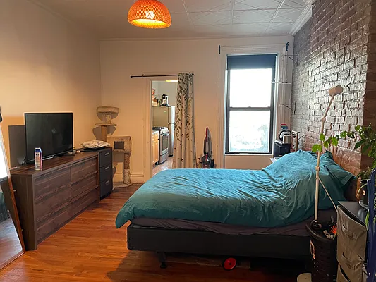 Rented by Brown Harris Stevens | media 5