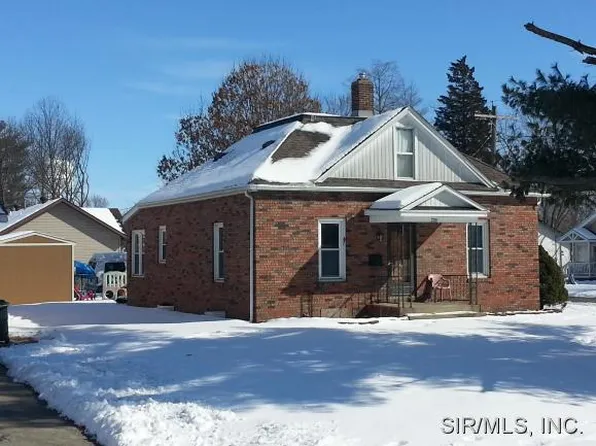 728 S Hibbard St, Staunton, IL 62088