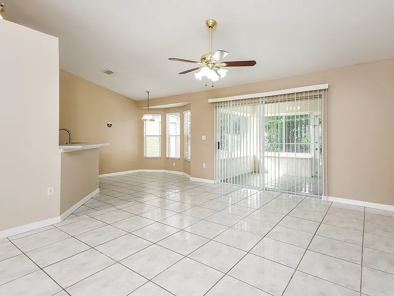 2318 Sweetwater Blvd — Photo 4