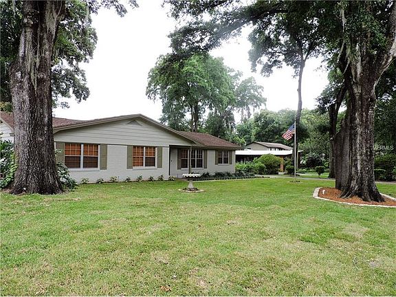 3rd image of 2807 Oak Crest Dr