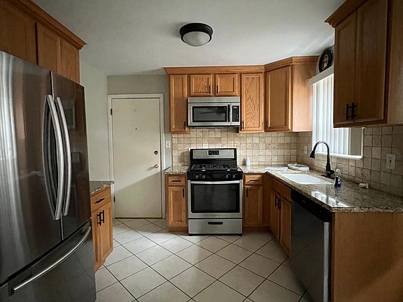 4th image of 2502 N 72nd Ct APT 2E
