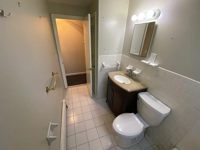24 River St #B — Photo 5
