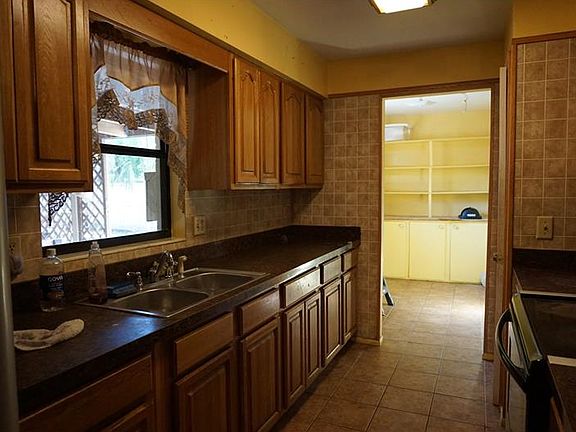 3rd image of 702 Wynn Dr