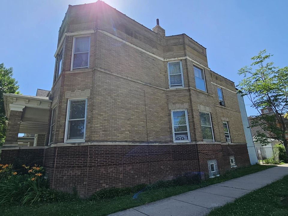 2nd image of 3725 W Irving Park Rd