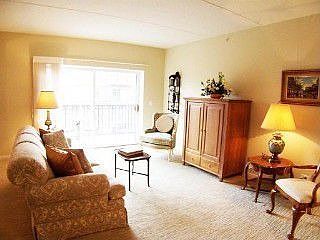 4th image of 410 W Burlington Ave Unit 408