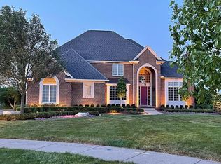 774 Wellington Cir, Rochester Hills, MI 48309