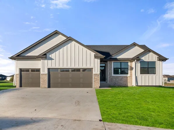 2512 NW North Creek Ct, Ankeny, IA 50023