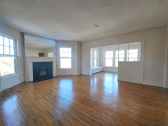 2nd image of 814 Center Ave APT G