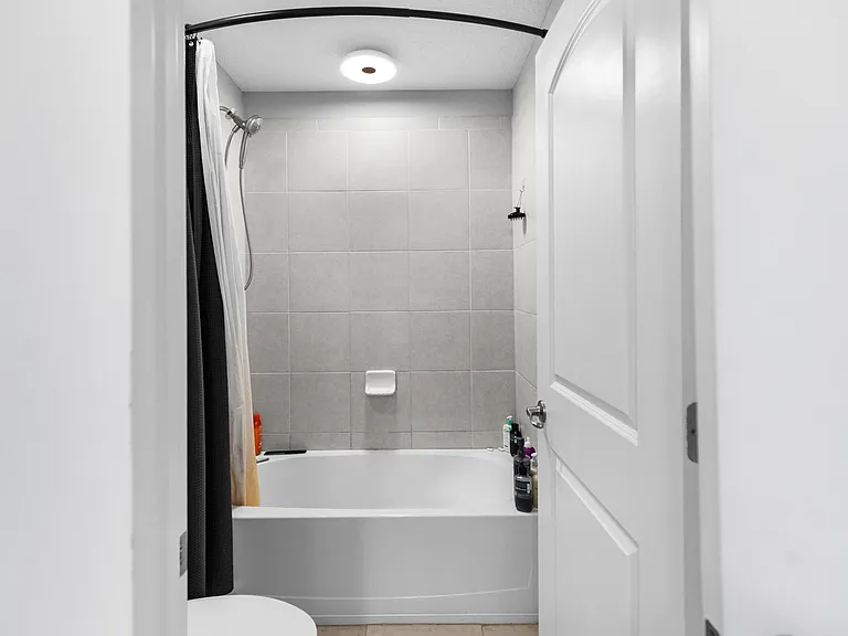 5648 NW Lorna Ct — Photo 43