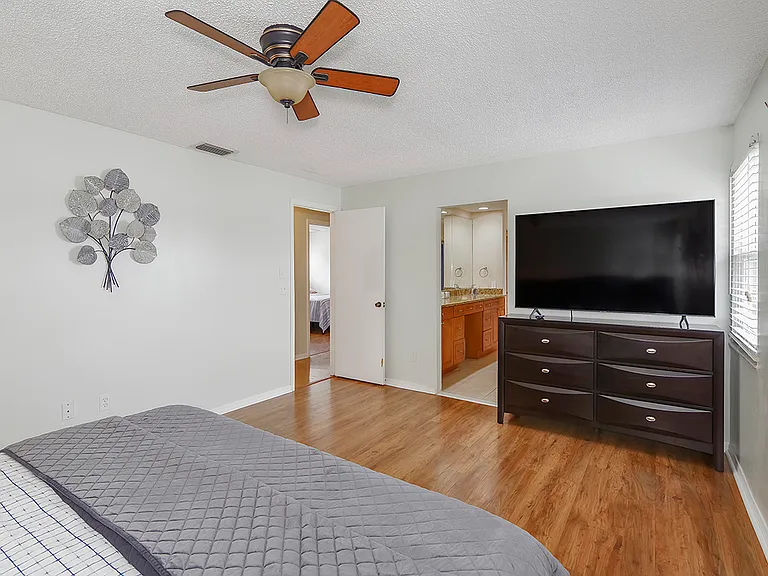 8318 Palma Vista Ln — Photo 22