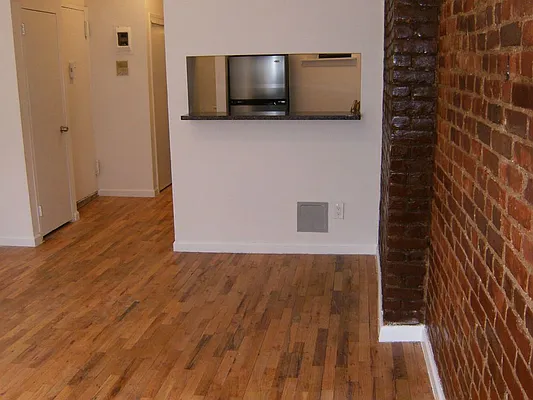 Rented by Sky Management | media 17