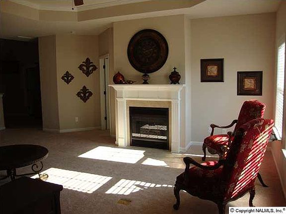 2nd image of 10 Moore Farm Cir