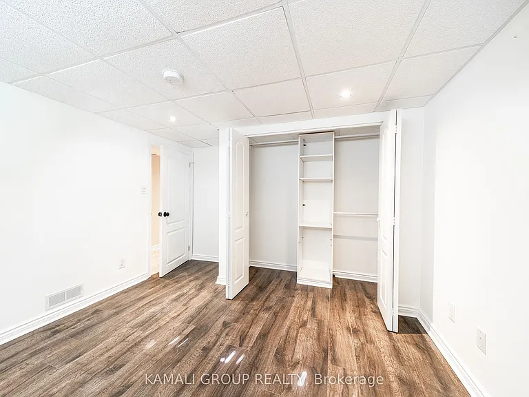 714 Gilbert St W #BASEMENT — Photo 8
