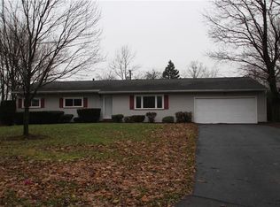 45 Ravens Rd, Henrietta, NY 14467