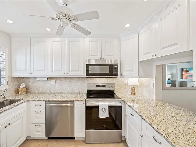 45 High Point Cir S #303 — Photo 8