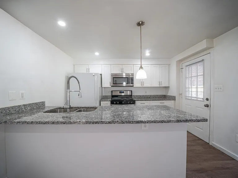 3167 Ryerson Cir — Photo 3