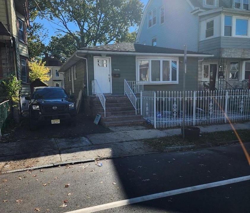 1st image of 70 Columbia Ave