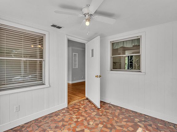 5th image of 1026 E Palmetto St
