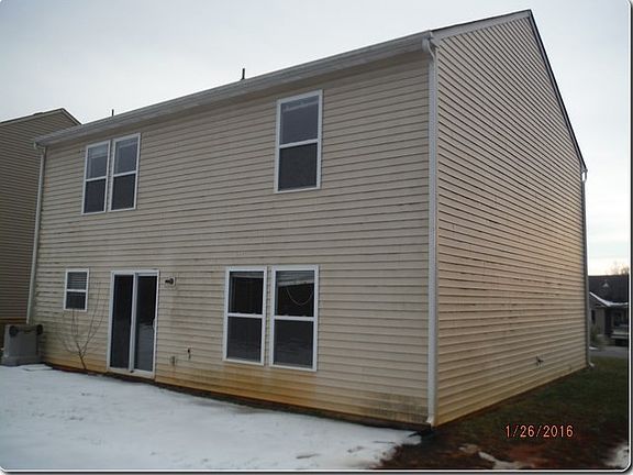 3rd image of 3360 Pikes Peak Dr