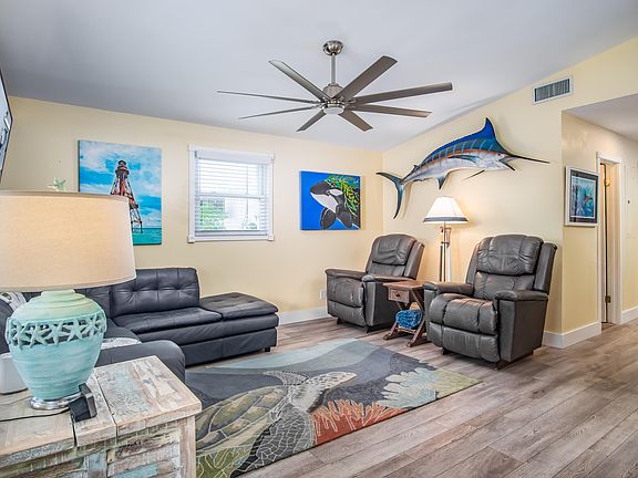 5th image of 1021 Caribbean Dr E