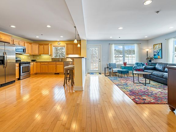 4th image of 25 Rio Vista Lane