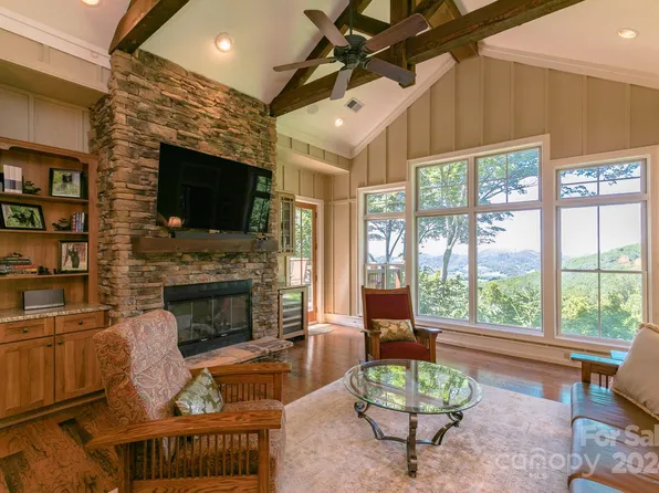 45 Creekside Way, Burnsville, NC 28714