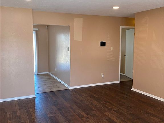 4th image of 4607 NW Lincoln Ave