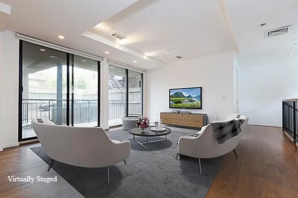 Rented by R New York | media 34