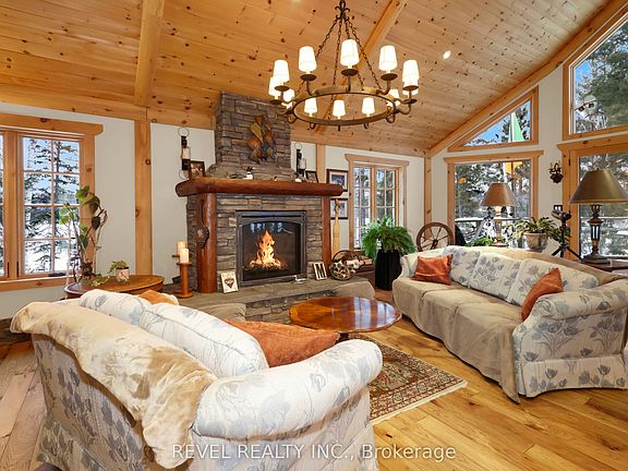 5th image of 28 Beaver Pond Rd